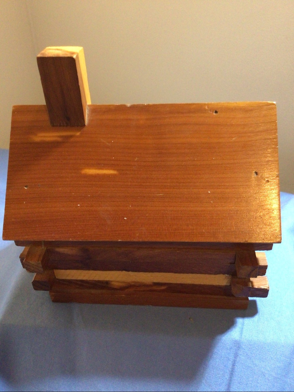 Vintage Log Cabin Bank Chamberlain, South Dakota. Red Cedar Souvenir - Picture 3 of 5